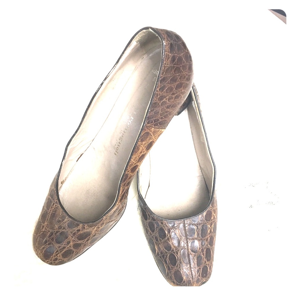 Alligator pumps
